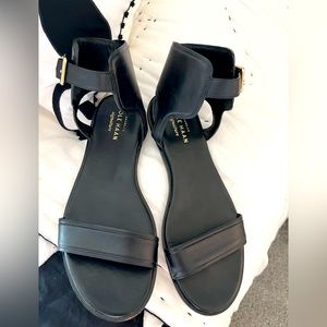 Cole Haan Signature Sz 5 flat sandal with ankle strap black leather
